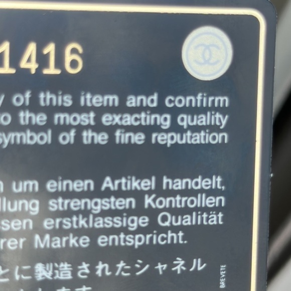 CHANEL leather bag authentic 100% - Picture 16 of 16